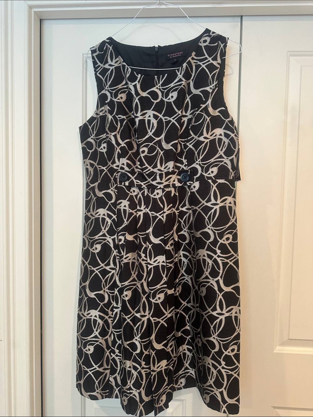 Signature by Robbie Bee Black and White Sleeveless Midi Dress